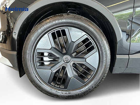Volvo EX30 2 of 28