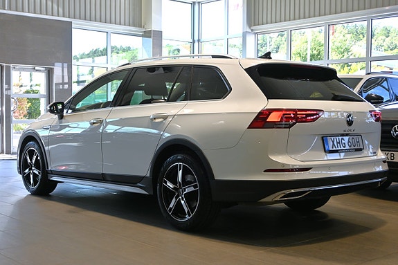 Volkswagen Golf Alltrack 3 of 28