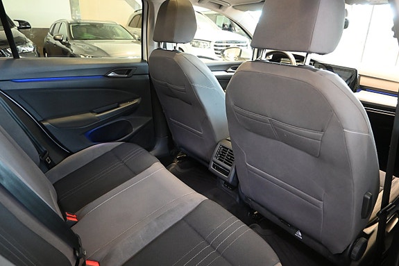 Volkswagen Golf Alltrack 13 of 28