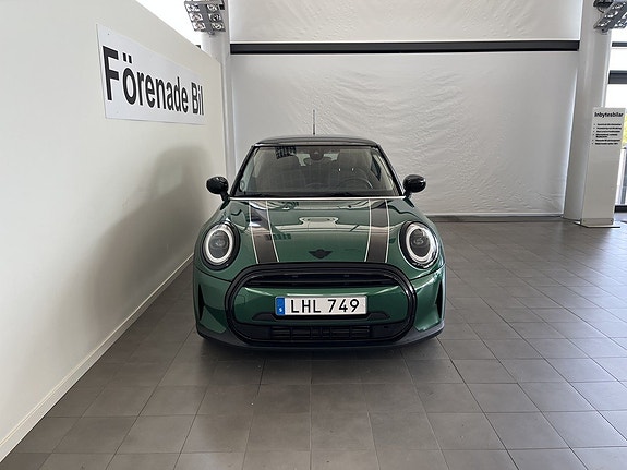 MINI Cooper 2 of 5
