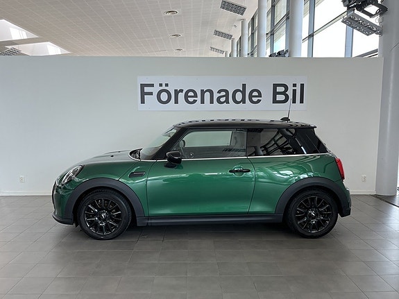MINI Cooper 3 of 5