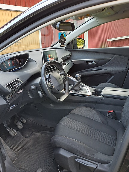 Peugeot 3008 4 of 7