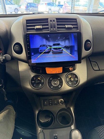 Toyota RAV4 13 of 18