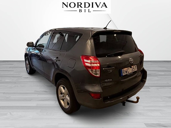 Toyota RAV4 5 of 18