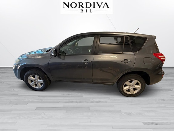 Toyota RAV4 6 of 18