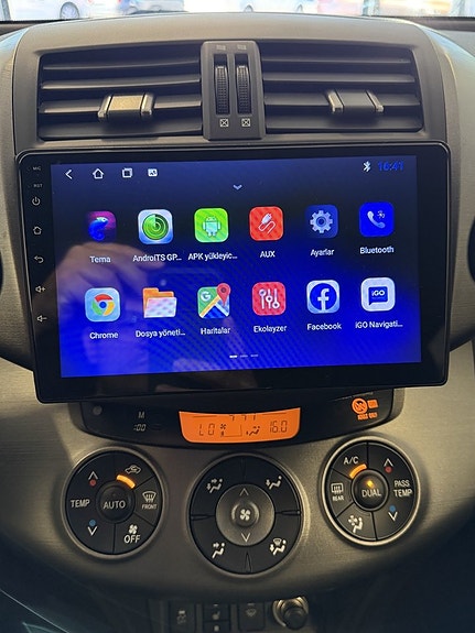 Toyota RAV4 12 of 18