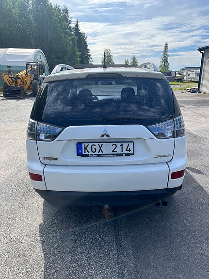 Mitsubishi Outlander 3 of 5