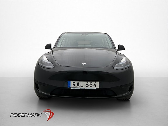 Tesla Model Y 3 of 5