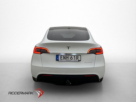 Tesla Model Y 8 of 30