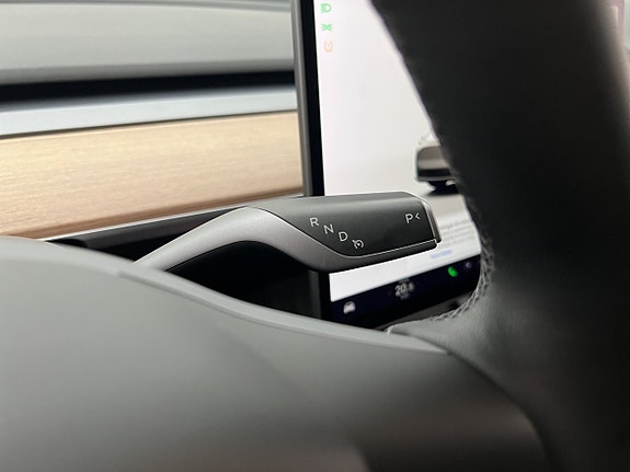 Tesla Model Y 17 of 30