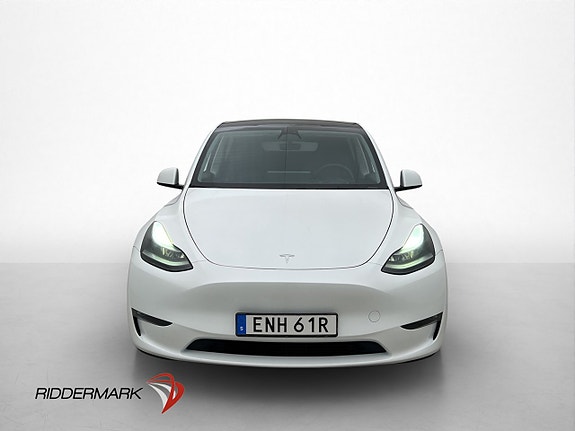 Tesla Model Y 3 of 5