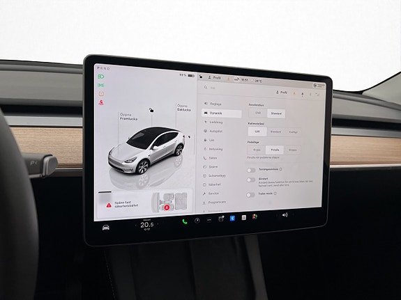 Tesla Model Y 23 of 30