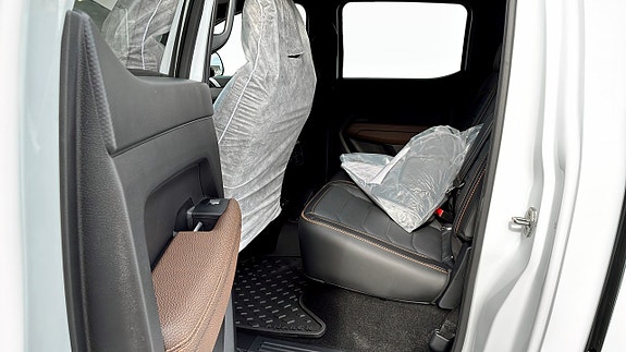 Volkswagen Amarok 11 of 14