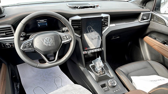 Volkswagen Amarok 10 of 14