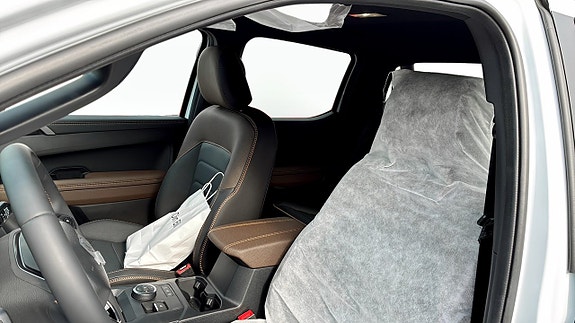 Volkswagen Amarok 8 of 14
