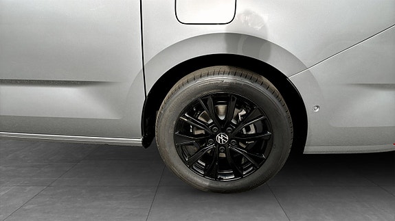 Volkswagen Multivan 6 of 16