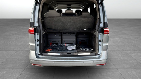 Volkswagen Multivan 12 of 16