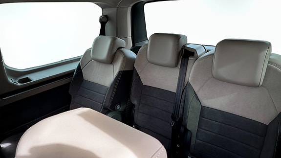 Volkswagen Multivan 14 of 16