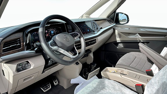 Volkswagen Multivan 7 of 16