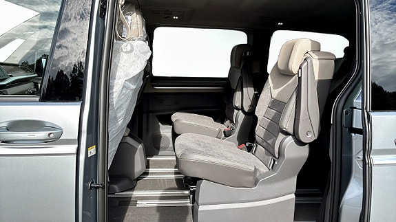 Volkswagen Multivan 11 of 16