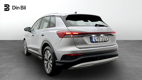 Audi Q4 e-tron 3 of 5