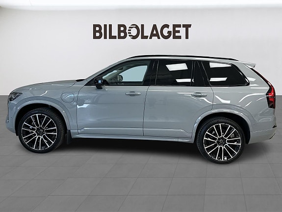 Volvo XC90 2 of 5