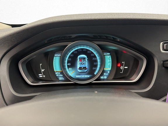 Volvo V40 18 of 24