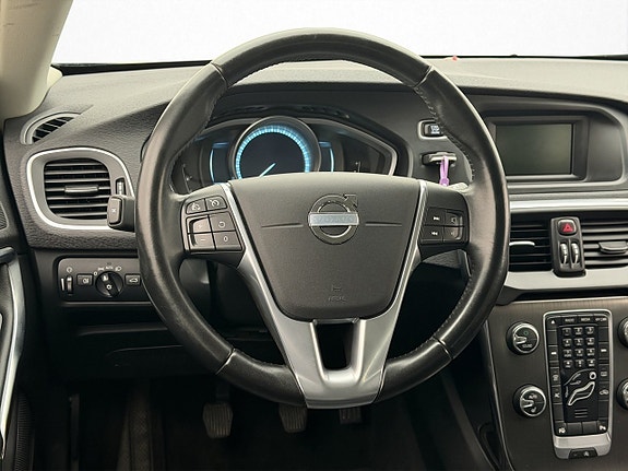 Volvo V40 12 of 24