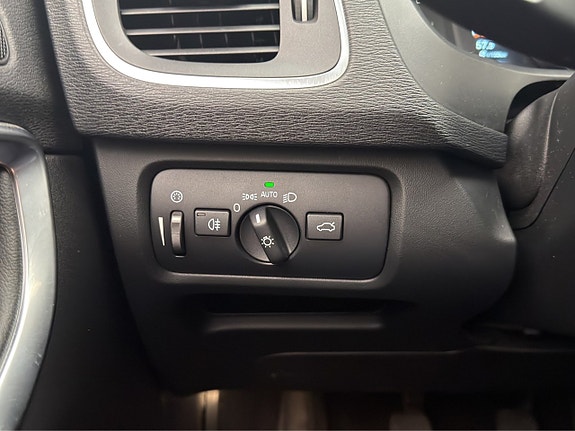 Volvo V40 21 of 24