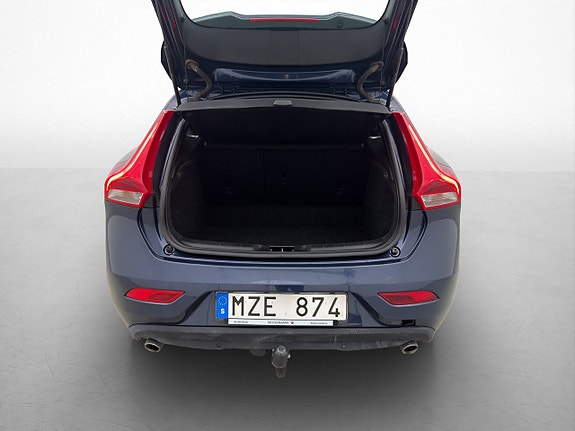 Volvo V40 17 of 24