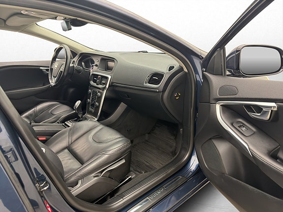 Volvo V40 14 of 24