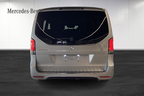 Mercedes-Benz Vito 108 4 of 5