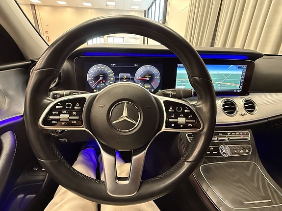 Mercedes-Benz E220 d 15 of 16