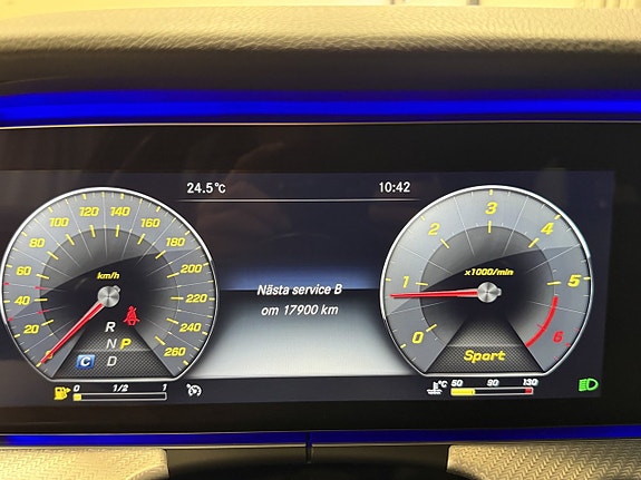 Mercedes-Benz E220 d 16 of 16