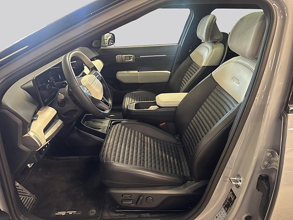 Kia EV4 8 of 21