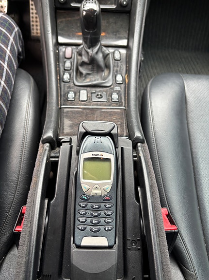 Mercedes-Benz CLK230 4 of 5