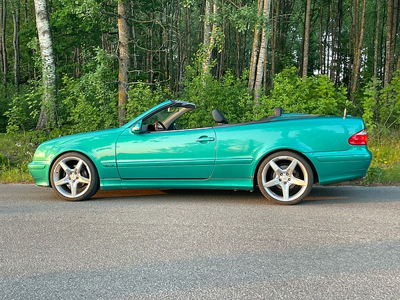 Mercedes-Benz CLK230 9 of 15