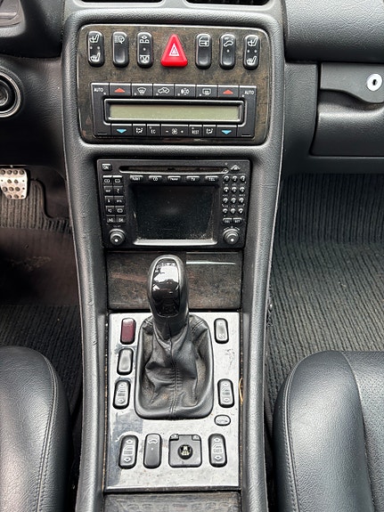 Mercedes-Benz CLK230 3 of 5