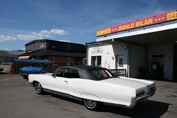 Pontiac Bonneville 4 of 27
