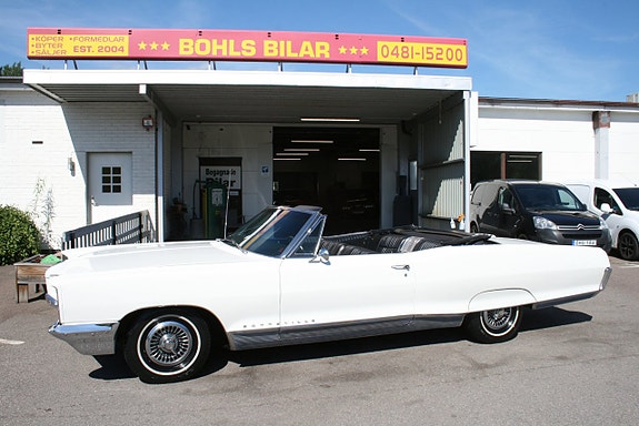 Pontiac Bonneville 11 of 27