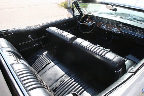 Pontiac Bonneville 21 of 27