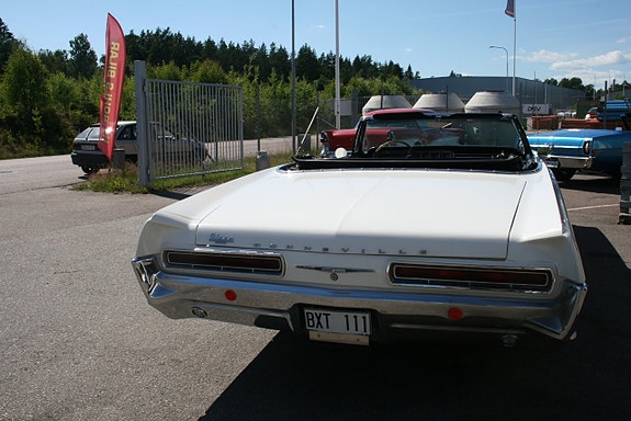 Pontiac Bonneville 9 of 27