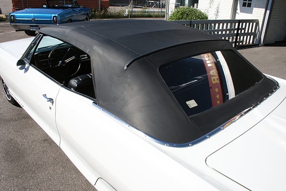 Pontiac Bonneville 13 of 27