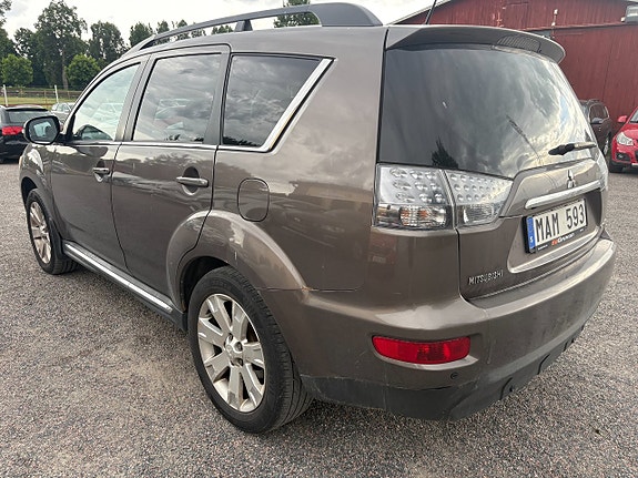 Mitsubishi Outlander 4 of 5