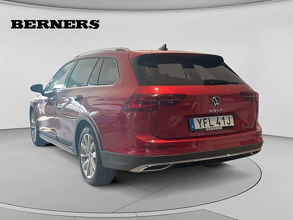 Volkswagen Golf Alltrack 3 of 5