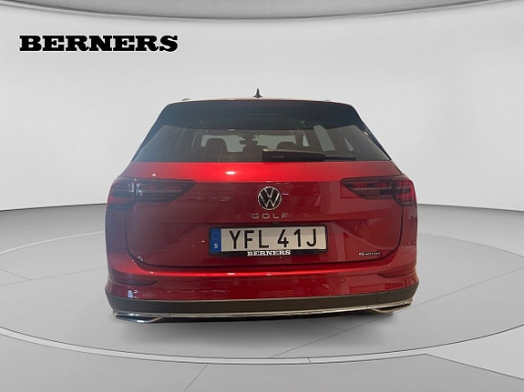Volkswagen Golf Alltrack 4 of 5