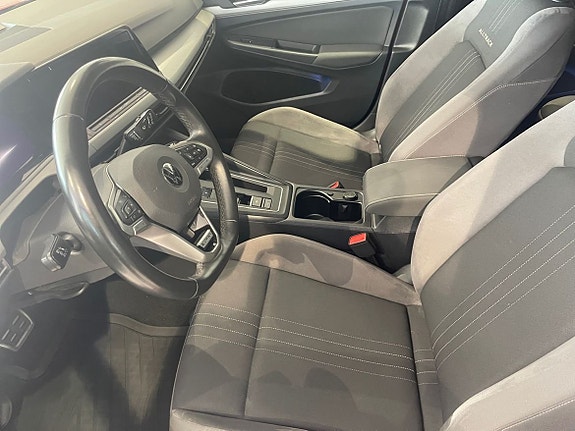 Volkswagen Golf Alltrack 9 of 15