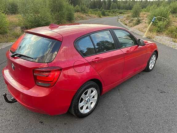 BMW 118d 3 of 7