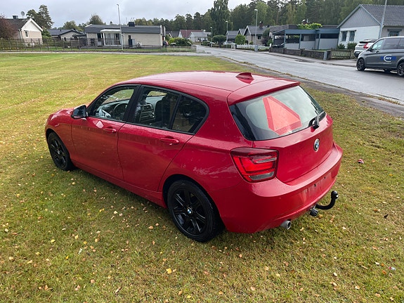 BMW 118d 5 of 8