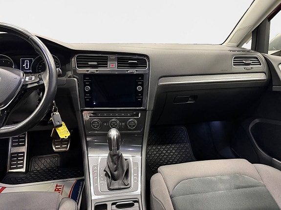 Volkswagen Golf Alltrack 11 of 15
